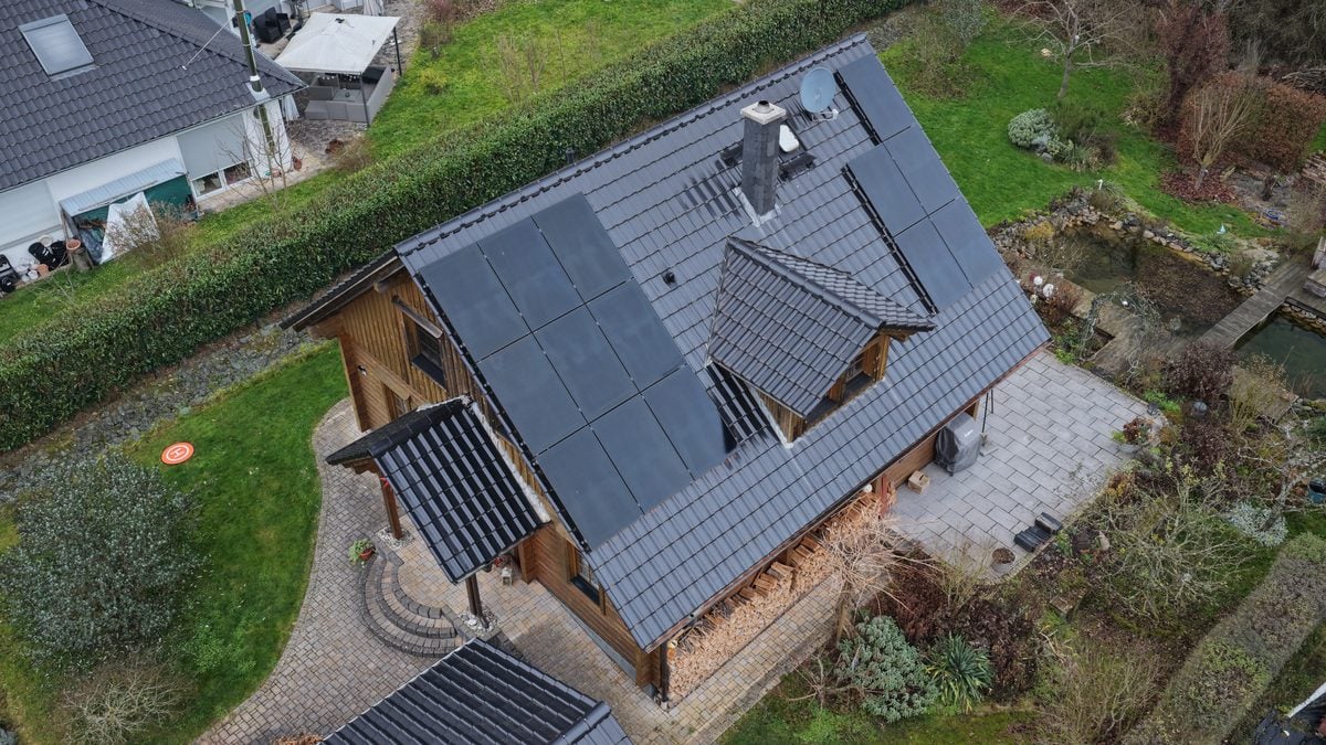 bee-doo Solaranlage Holzhaus besondere Montage