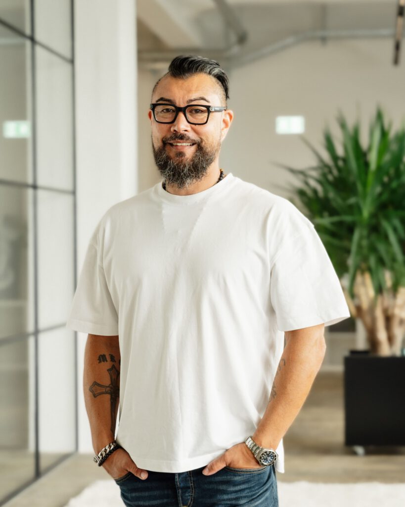 CEO Olaf Schader – Geschäftsführer der bee-doo GmbH, Photovoltaik-Experte aus Bielefeld