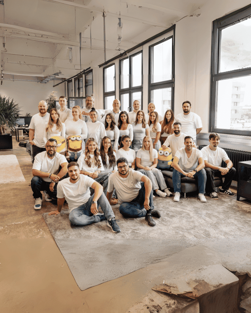 Teambild der bee-doo GmbH – Solarexperten für Photovoltaik in Bielefeld